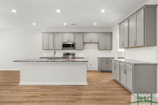 832 Highland Circle, Richmond Hill, GA 31324