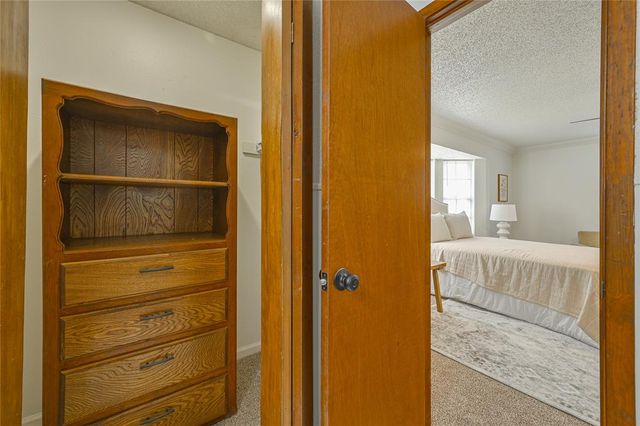 1172 Woodcrest Drive, Harrah, OK 73045