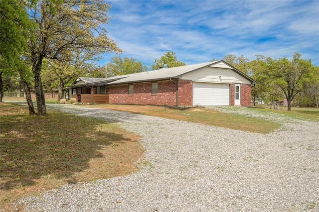 1172 Woodcrest Drive, Harrah, OK 73045