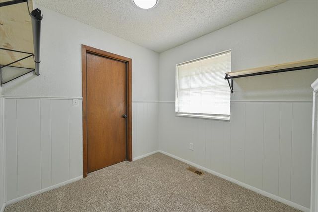 1172 Woodcrest Drive, Harrah, OK 73045