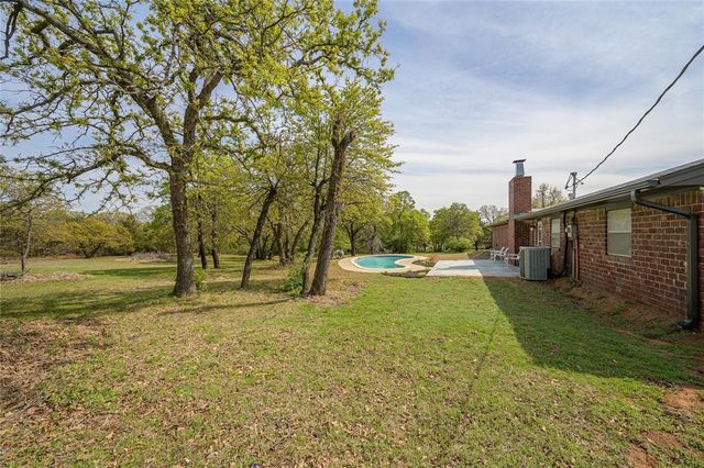 1172 Woodcrest Drive, Harrah, OK 73045