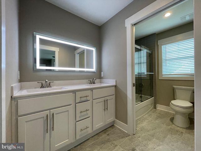 307 CHARLES ST, Fredericksburg, VA 22401