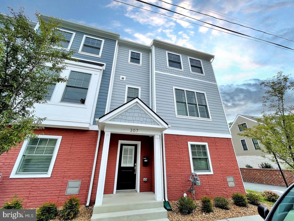 307 CHARLES ST, Fredericksburg, VA 22401