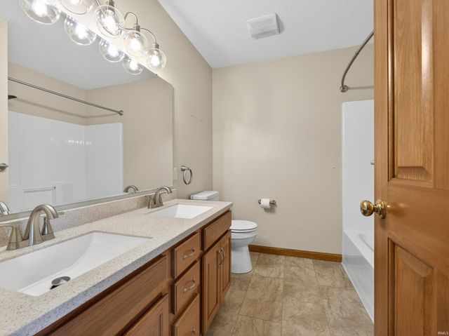 12415 Falcatta Drive, Fort Wayne, IN 46845