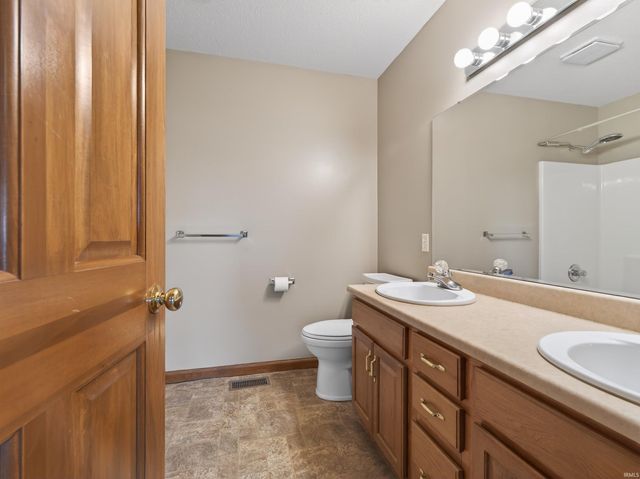 12415 Falcatta Drive, Fort Wayne, IN 46845