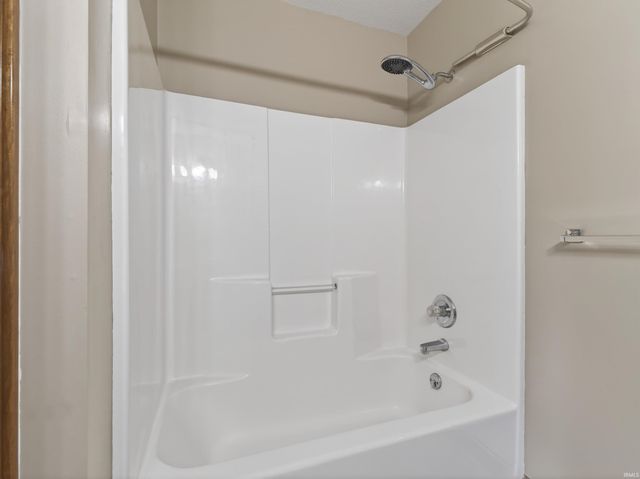 12415 Falcatta Drive, Fort Wayne, IN 46845