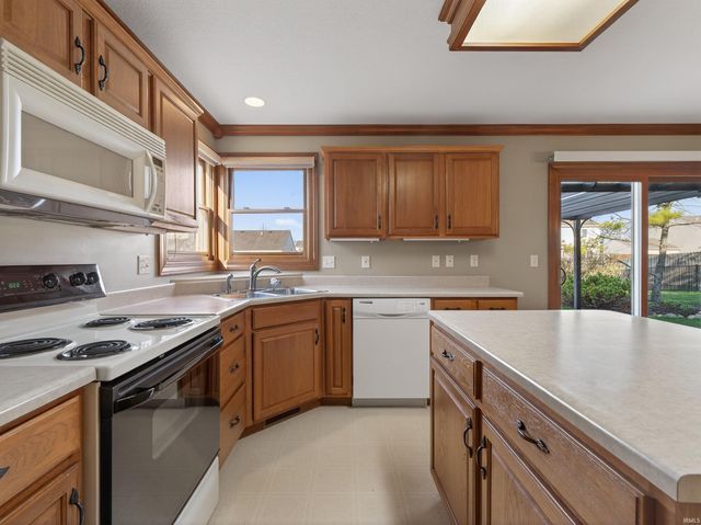 12415 Falcatta Drive, Fort Wayne, IN 46845