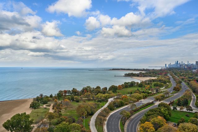 5733 N Sheridan Road 28B, Chicago, IL 60660