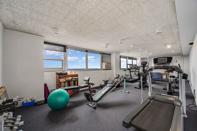 5733 N Sheridan Road 28B, Chicago, IL 60660