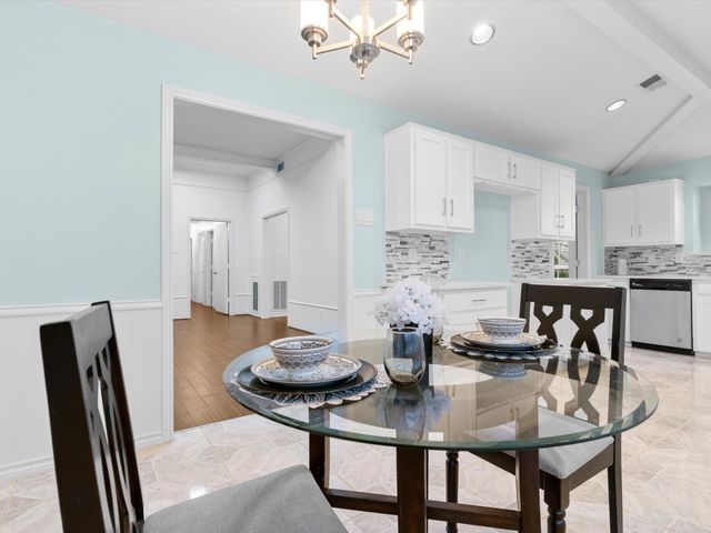 1915 Chesham Drive, Carrollton, TX 75007
