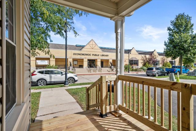 235 W South STREET, Oconomowoc, WI 53066