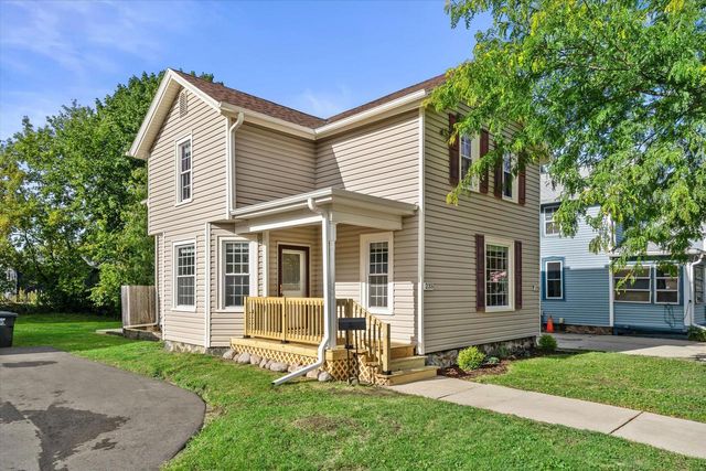235 W South STREET, Oconomowoc, WI 53066