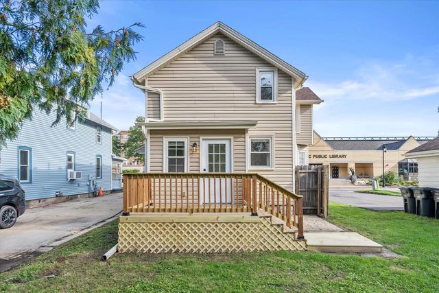 235 W South STREET, Oconomowoc, WI 53066