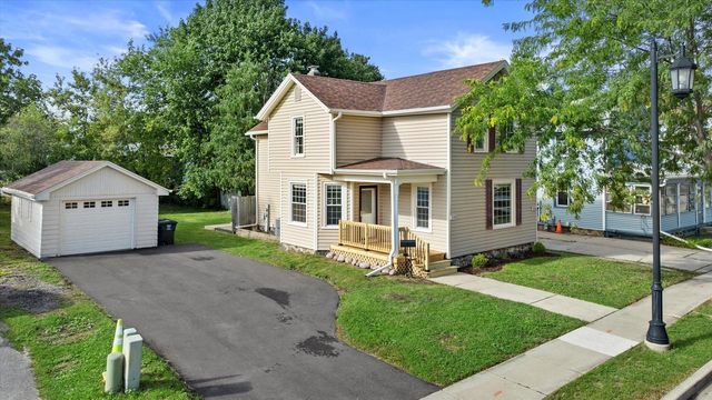 235 W South STREET, Oconomowoc, WI 53066