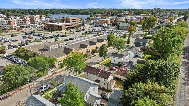 235 W South STREET, Oconomowoc, WI 53066
