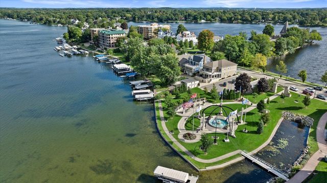 235 W South STREET, Oconomowoc, WI 53066