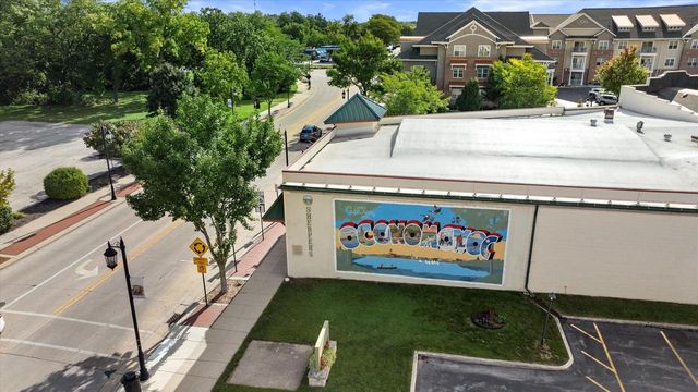 235 W South STREET, Oconomowoc, WI 53066