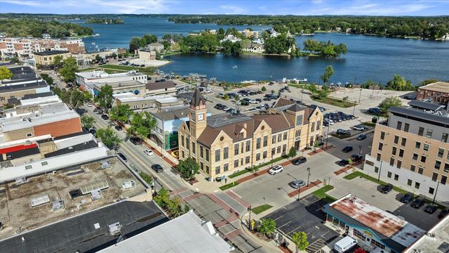 235 W South STREET, Oconomowoc, WI 53066