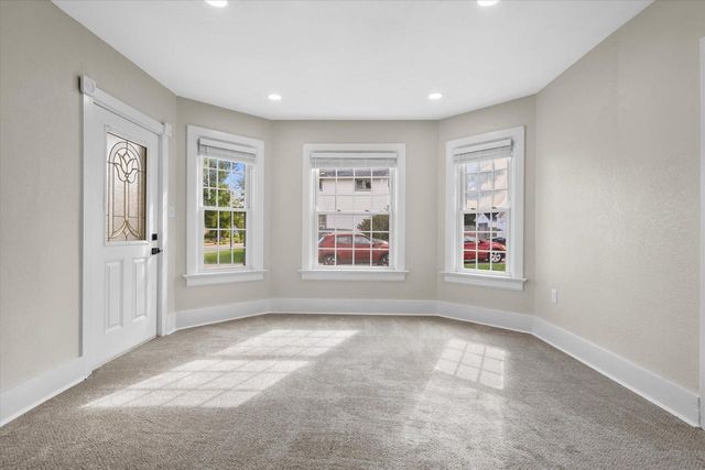 235 W South STREET, Oconomowoc, WI 53066