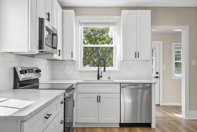 235 W South STREET, Oconomowoc, WI 53066