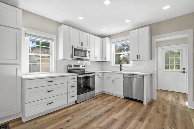235 W South STREET, Oconomowoc, WI 53066