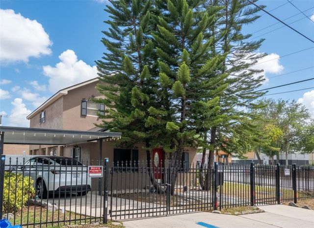 3601 E MOHAWK AVENUE, Tampa, FL 33610