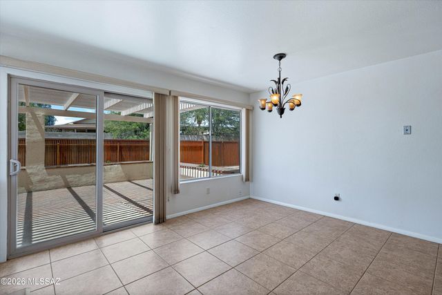 2672 S Black Moon Drive, Tucson, AZ 85730