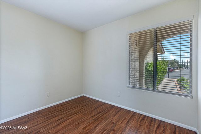 2672 S Black Moon Drive, Tucson, AZ 85730