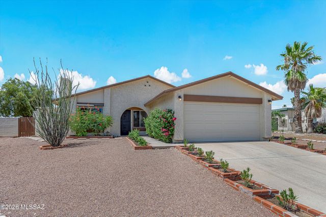 2672 S Black Moon Drive, Tucson, AZ 85730