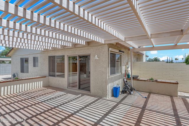 2672 S Black Moon Drive, Tucson, AZ 85730