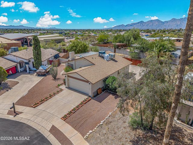 2672 S Black Moon Drive, Tucson, AZ 85730