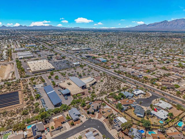 2672 S Black Moon Drive, Tucson, AZ 85730