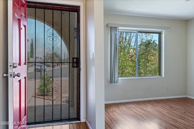 2672 S Black Moon Drive, Tucson, AZ 85730