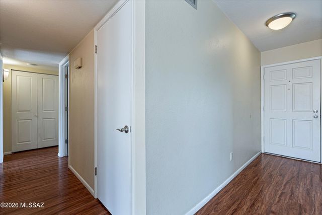 2672 S Black Moon Drive, Tucson, AZ 85730
