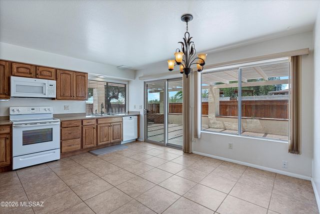 2672 S Black Moon Drive, Tucson, AZ 85730