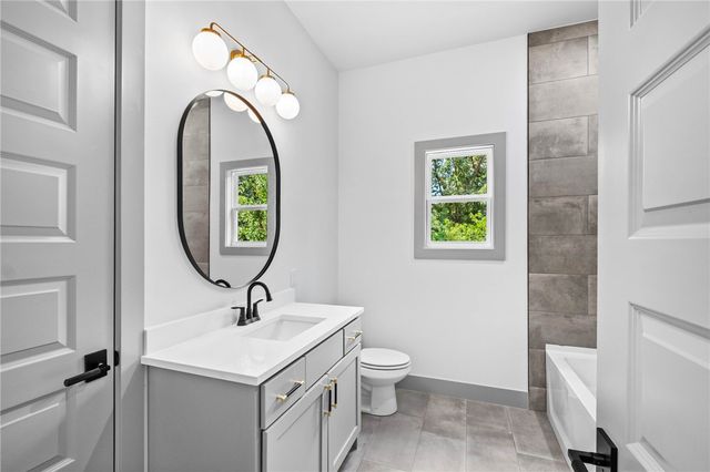 2 Hemel Lane, Bella Vista, AR 72714