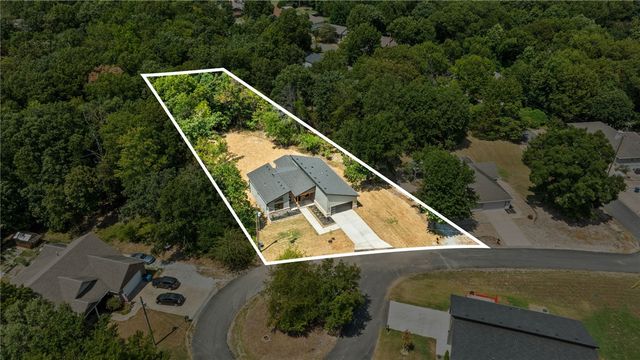 2 Hemel Lane, Bella Vista, AR 72714