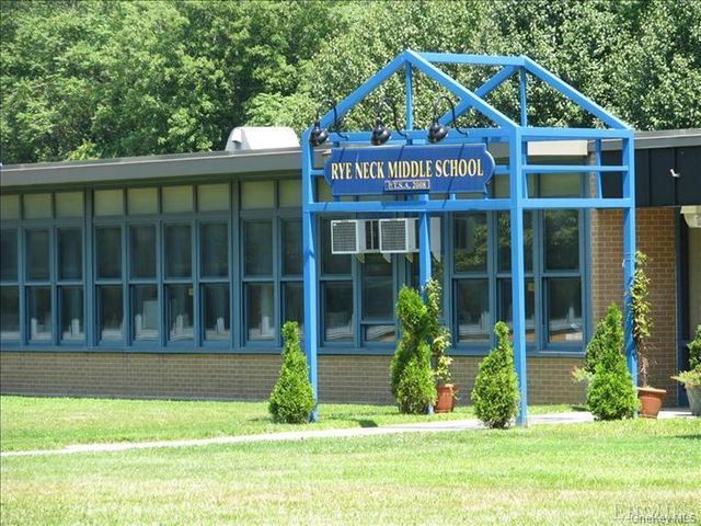 1211 Park Avenue, Mamaroneck, NY 10543