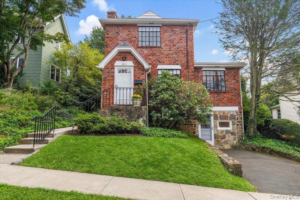 1211 Park Avenue, Mamaroneck, NY 10543 — exterior