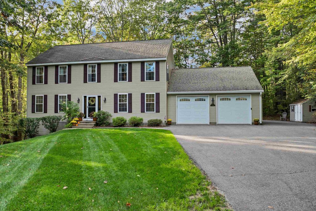 3 Deer Run, Wolfeboro, NH 03894