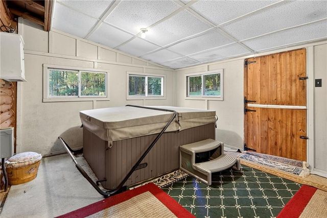 297 Creek Rd, Lansing, NY 13092