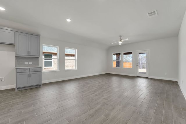 2905 Cantoni Creek, Princeton, TX 75407