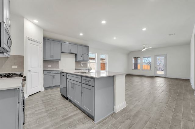 2905 Cantoni Creek, Princeton, TX 75407