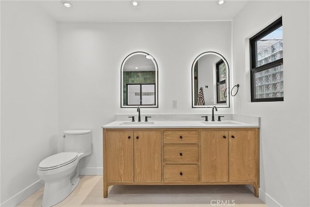 13636 Riverside, Sherman Oaks, CA 91423