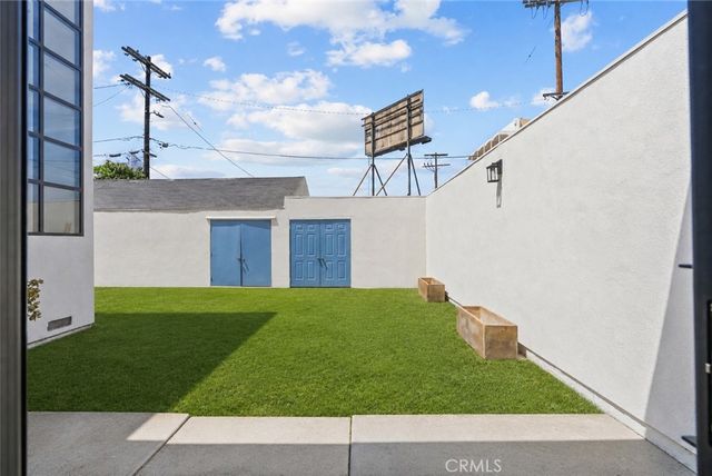 13636 Riverside, Sherman Oaks, CA 91423
