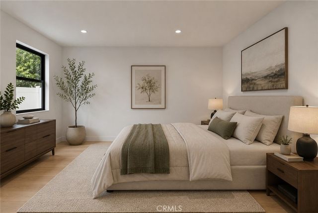 13636 Riverside, Sherman Oaks, CA 91423