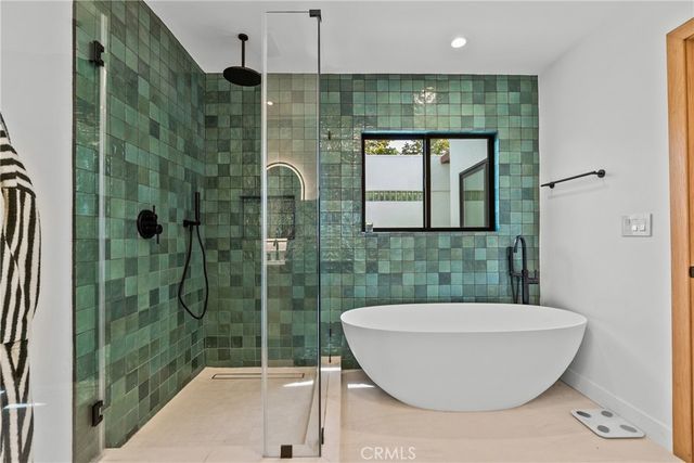 13636 Riverside, Sherman Oaks, CA 91423