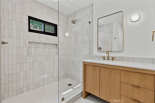 13636 Riverside, Sherman Oaks, CA 91423