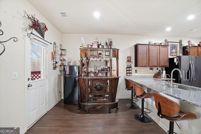 222 Seasons Valley, Pendergrass, GA 30567