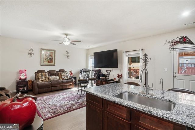 222 Seasons Valley, Pendergrass, GA 30567